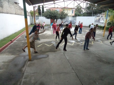 Divertida clase de activación física